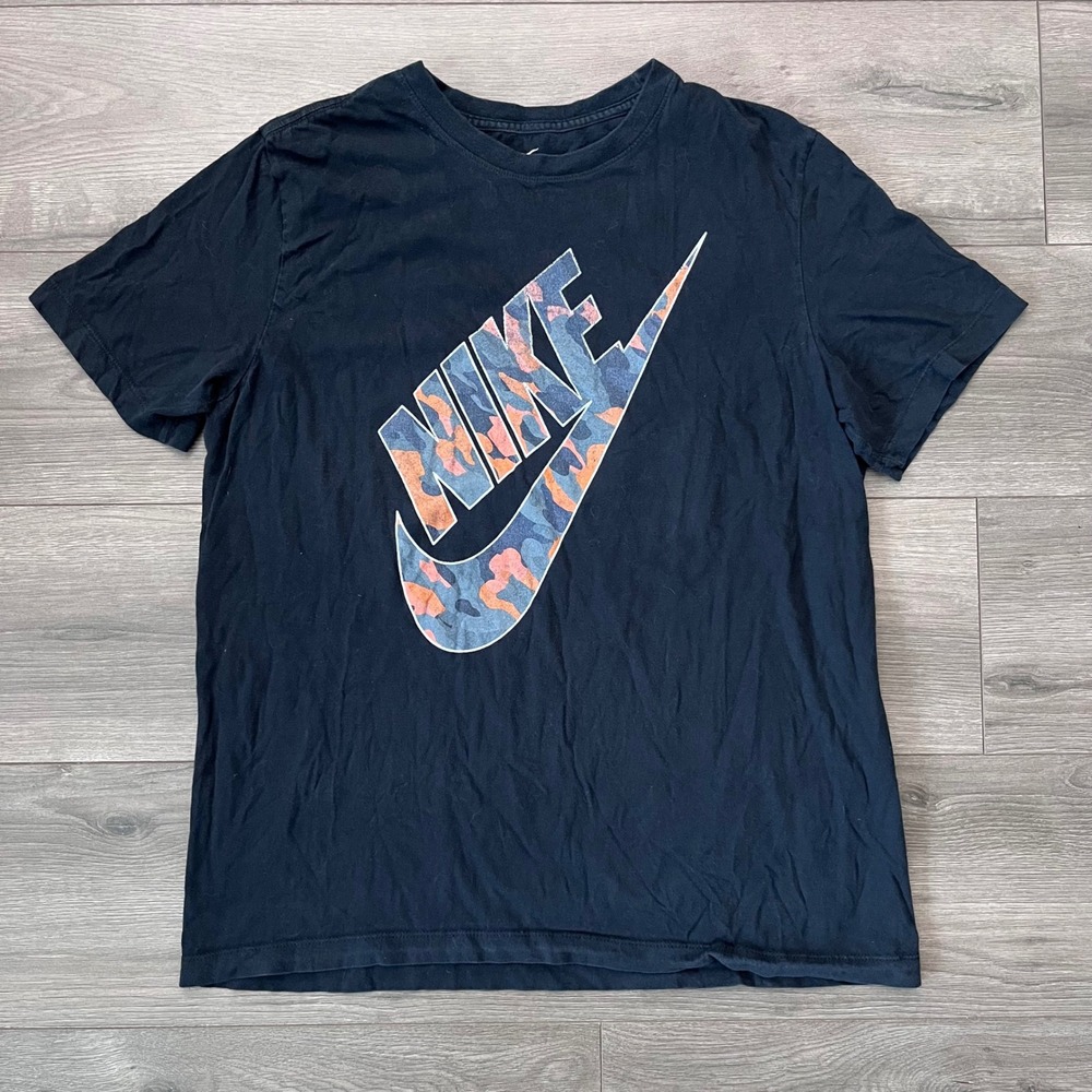 Nike Tee Mens Large Black Camo Futura Logo Graphic Short Sleeve T-Shirt